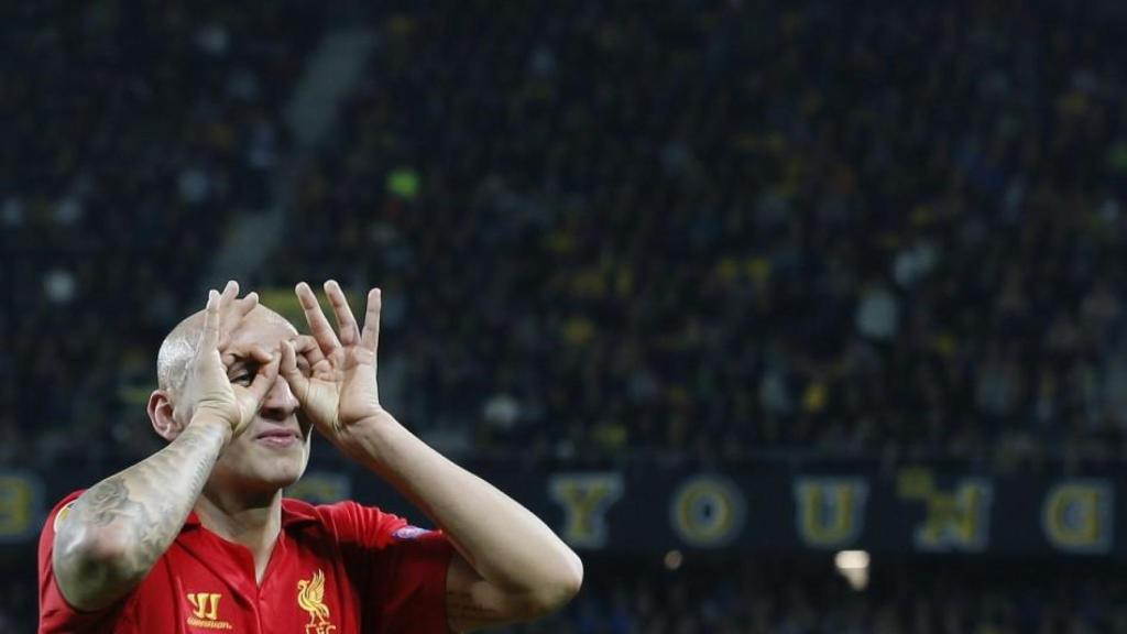 Jonjo Shelvey celebra un gol con el Liverpool.