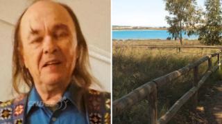 Marc Tulloch y una senda de Torrevieja.