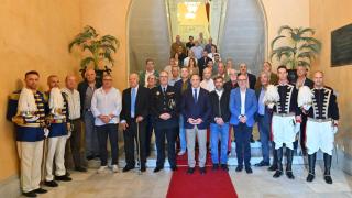 Recepción a la Escolta de Gran Gala de la Policía Local en el Ayuntamiento de Salamanca