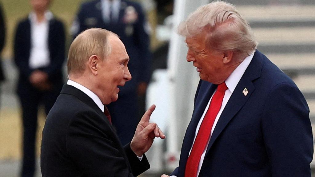 El presidente estadounidense Trump, reunido con el autócrata ruso Putin en Alaska.