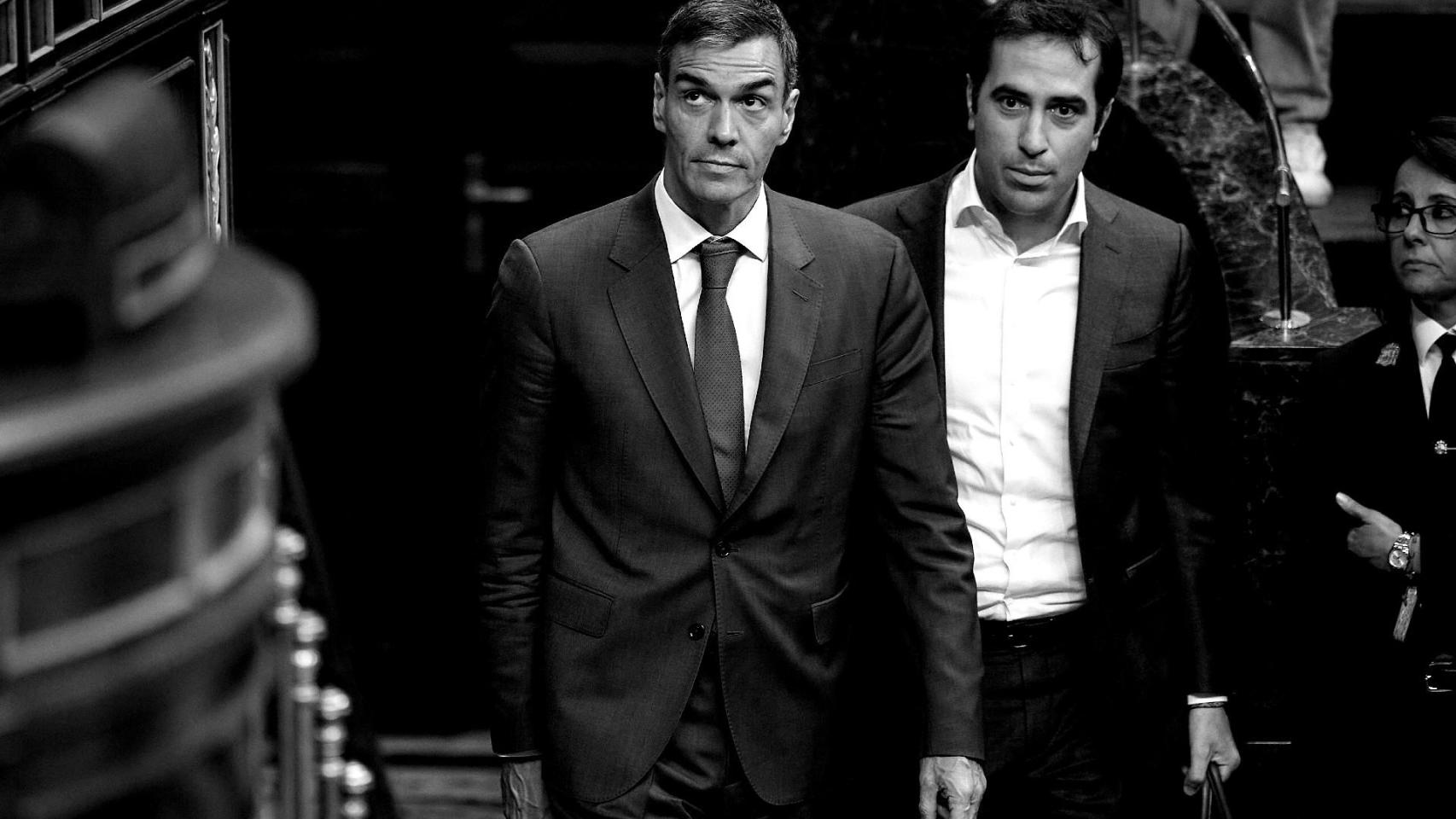El presidente del Gobierno, Pedro Sánchez, y el ministro de Economía, Comercio y Empresa, Carlos Cuerpo