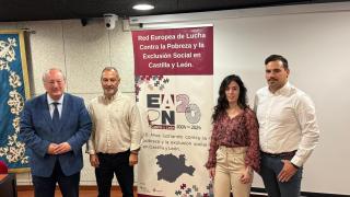 El presidente del Consejo Económico y Social de Castilla y León, Enrique Cabero Morán, y el presidente de EAPN Castilla y León, Óscar Castro Vega, presentan el XV Informe ‘El Estado de la Pobreza y la Exclusión Social en Castilla y León’