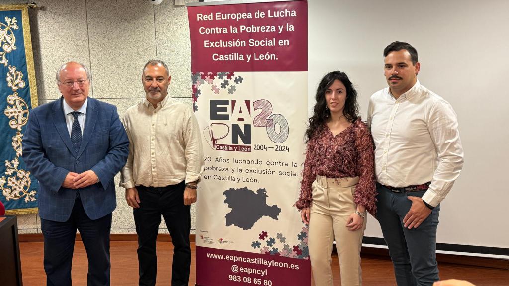 El presidente del Consejo Económico y Social de Castilla y León, Enrique Cabero Morán, y el presidente de EAPN Castilla y León, Óscar Castro Vega, presentan el XV Informe ‘El Estado de la Pobreza y la Exclusión Social en Castilla y León’
