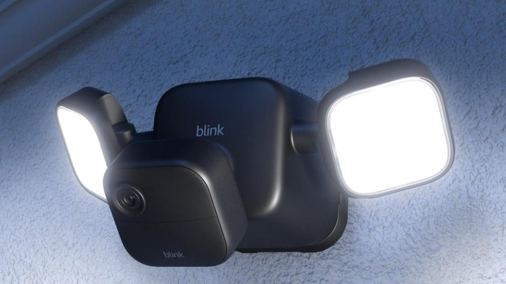 Cámara exterior con foco Blink