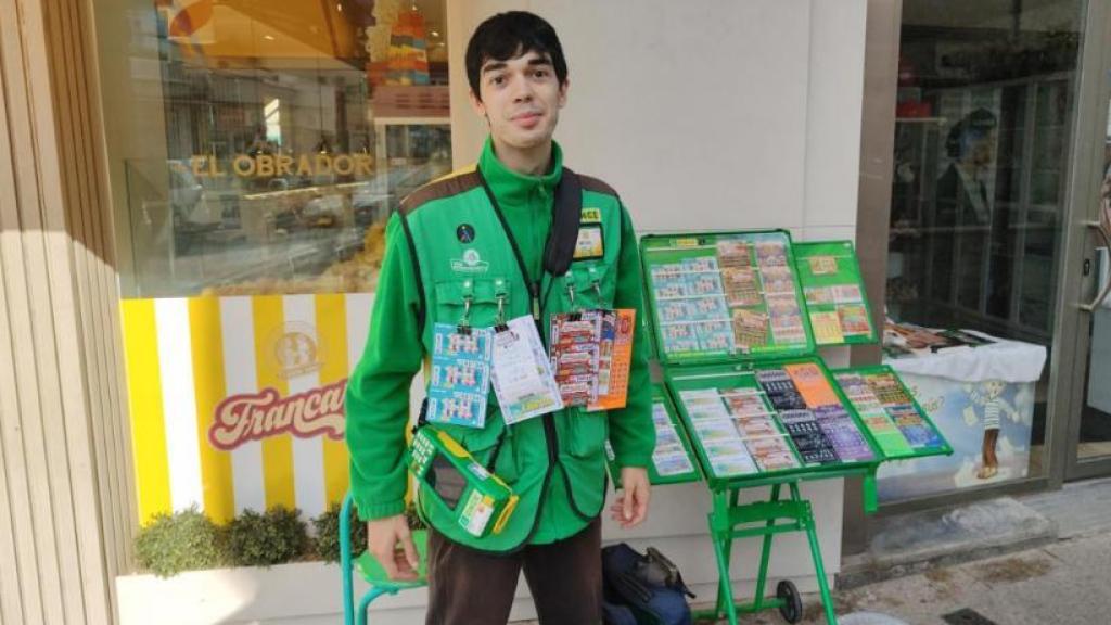Miguel Vigara, vendedor de la ONCE en Alcázar de San Juan (Ciudad Real).