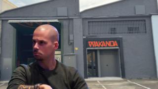 Aaron, dueño de una academia de baile en Zaragoza