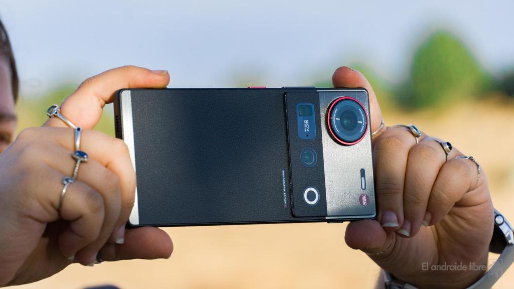 ZTE Nubia Z70s Ultra tomando una foto