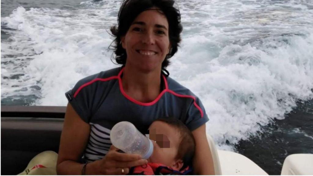 La deportista es un ejemplo a seguir.