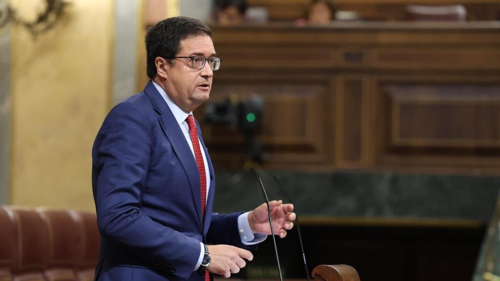 Óscar López, ministro para la Transformación Digital y de Función Pública, durante la sesión de control al Gobierno en el Congreso el pasado 15 de octubre.