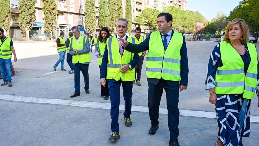 Visita a las obras del Paseo del Bosque.