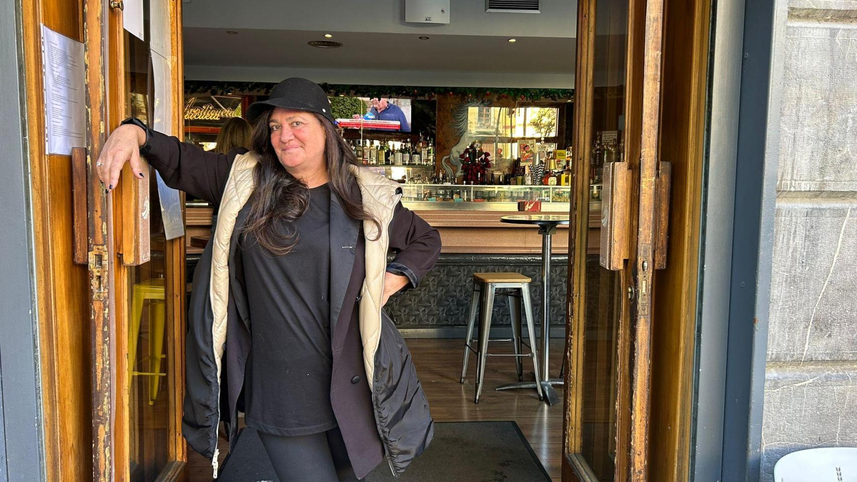 Ana Mayallo, dueña de El Caballo Blanco en la plaza San Miguel.