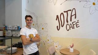 Jorge en la nueva cafetería de Zaragoza.