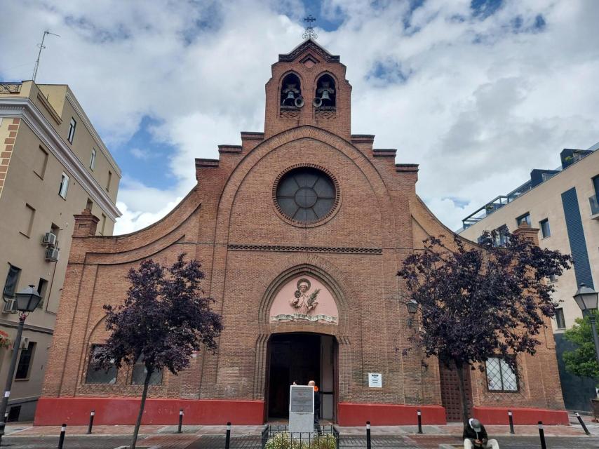 Parroquia de San Ramón Neonato en Puente de Vallecas, Madrid.