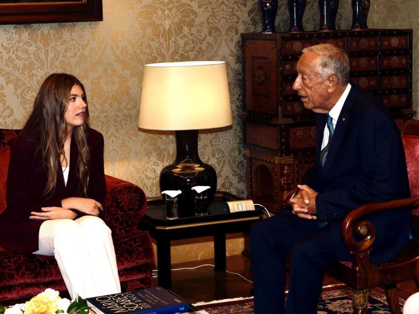 El presidente luso y Sofía mantienen una charla en el Palacio de Belém.
