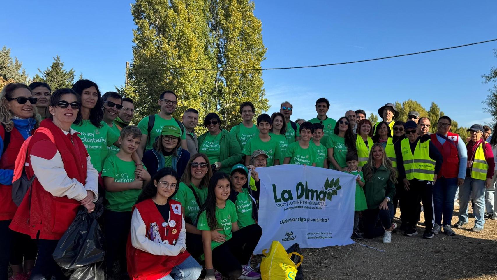 Los voluntarios de Iberdrola durante una de las actividades
