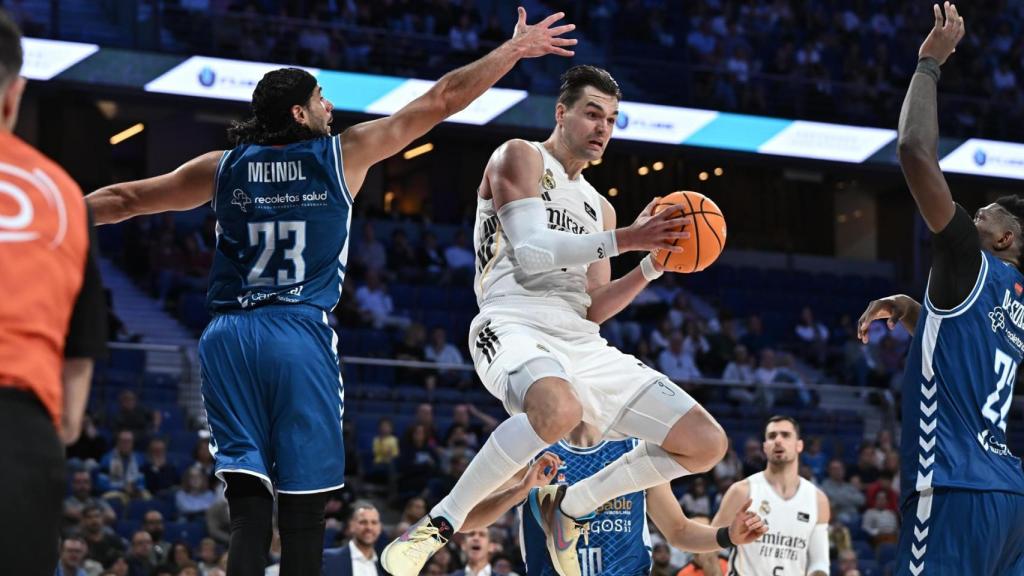 Hezonja, durante el partido ante San Pablo Burgos.