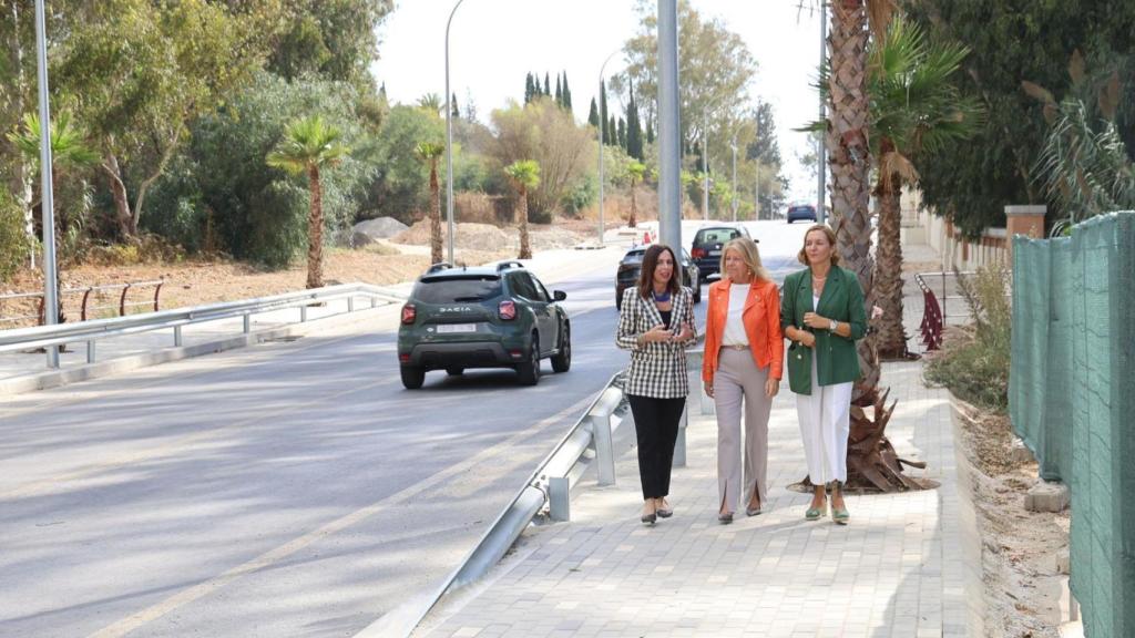 Visita de la consejera de Fomento a las obras de la carretera que une Marbella con Istán.