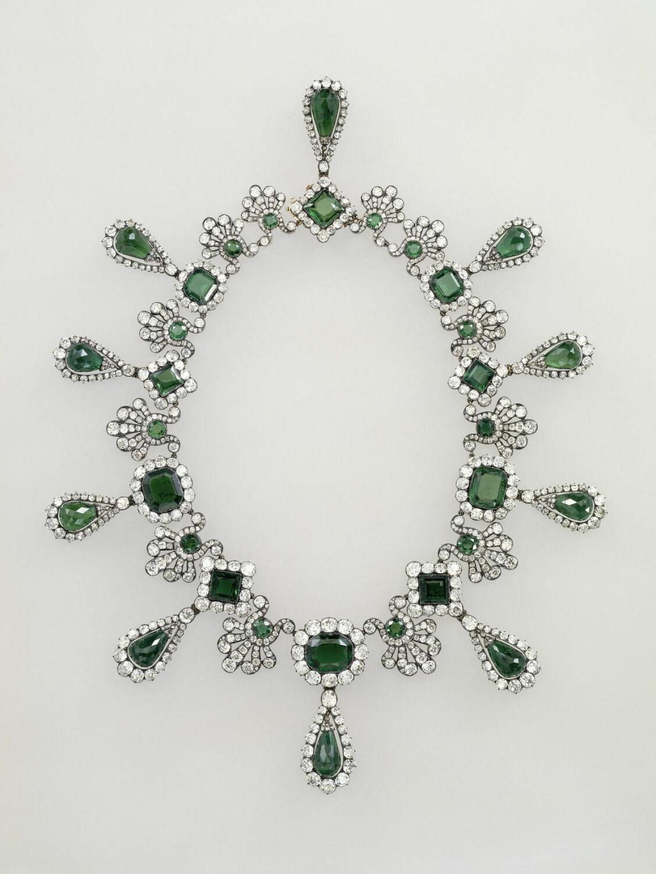 Collar de esmeraldas del conjunto de Marie-Louise.