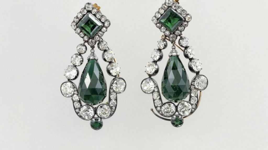 Par de pendientes de esmeralda del conjunto de Marie-Louise.