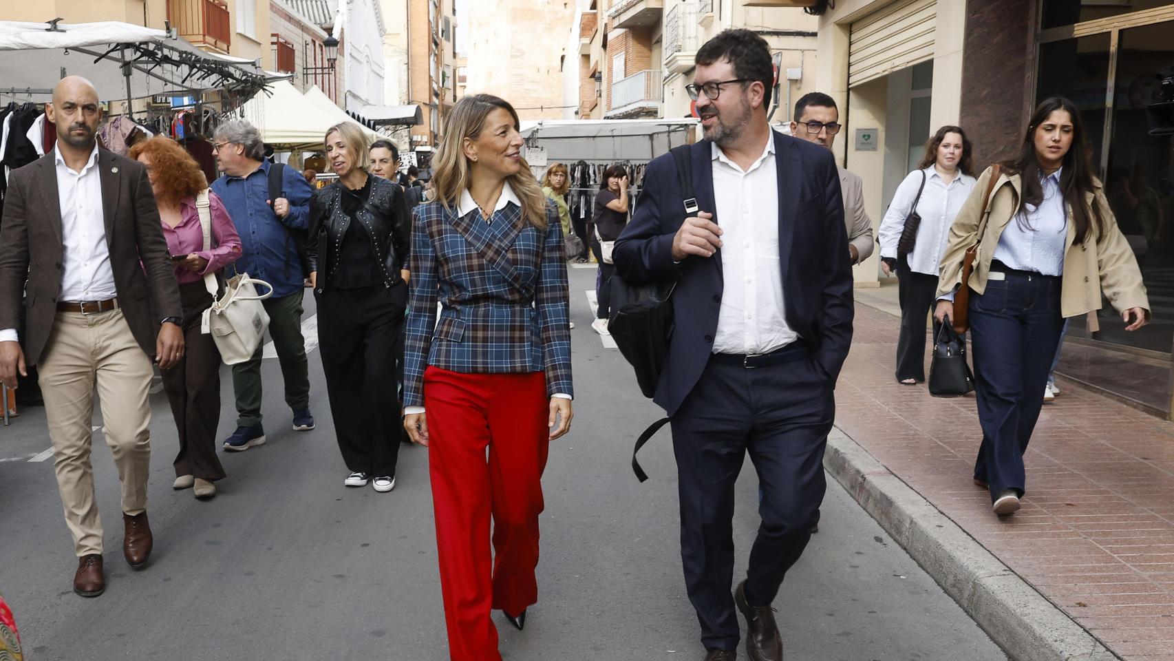 Yolanda Díaz y el secretario de Estado de Empleo Joaquín Pérez, el viernes en Torrent.