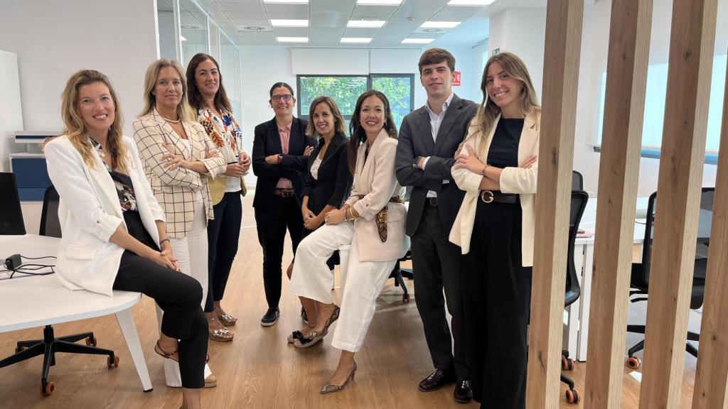 Equipo de LHH en las nuevas oficinas de Sevilla.