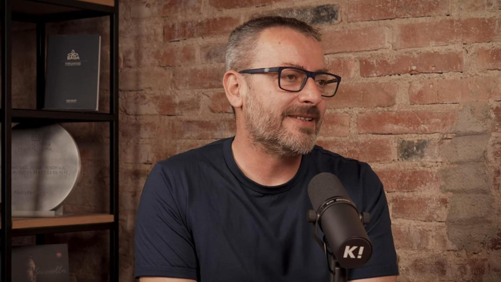 Pedro Sánchez en el transcurso de la entrevista con Javi Antoja