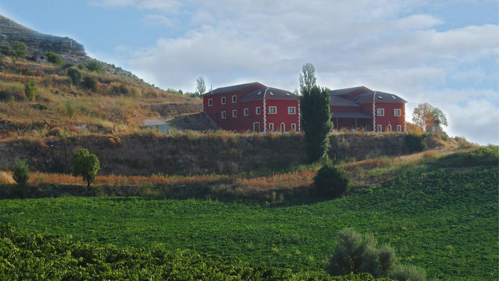 La bodega donde elabora el tinto Cantovera el Grupo Valdecuevas.