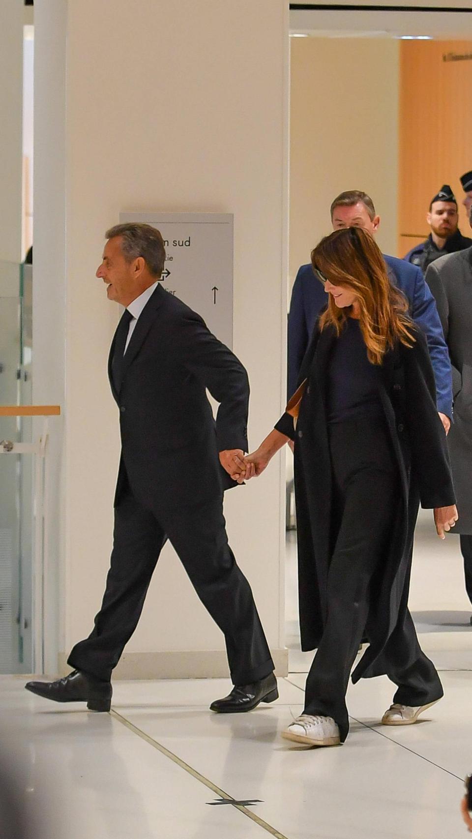 El matrimonio acudiendo a su cita con la justicia.