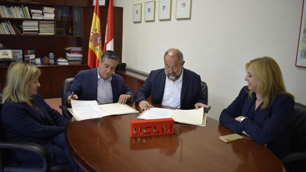 UCLM y CCOO prorroga Aula Social.