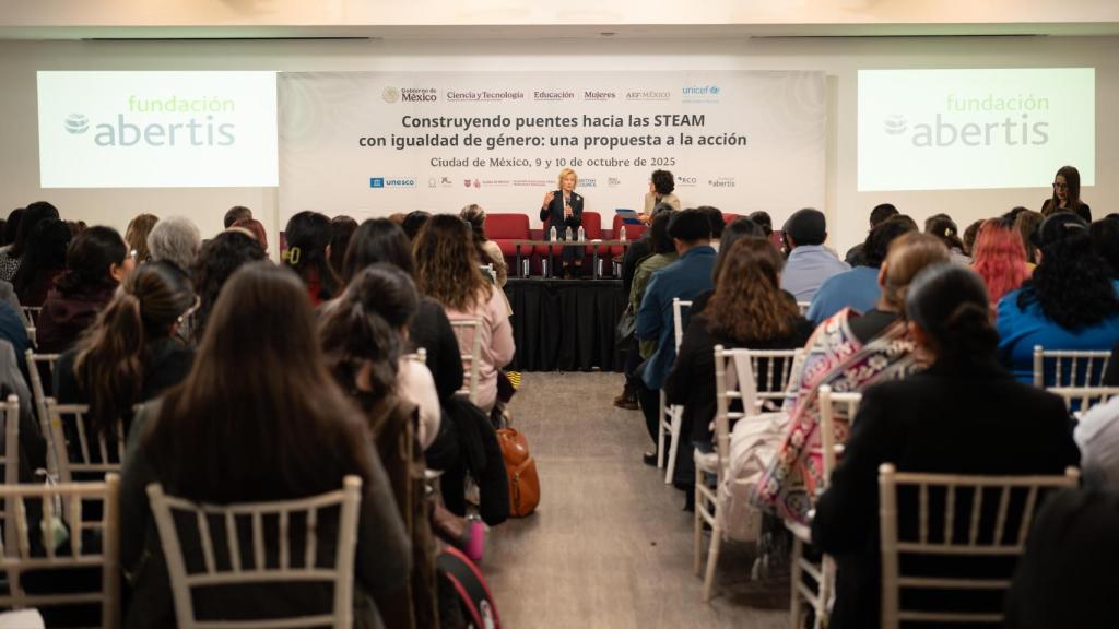 Foro en el que participaron Fundación Abertis y UNICEF en Ciudad de México.