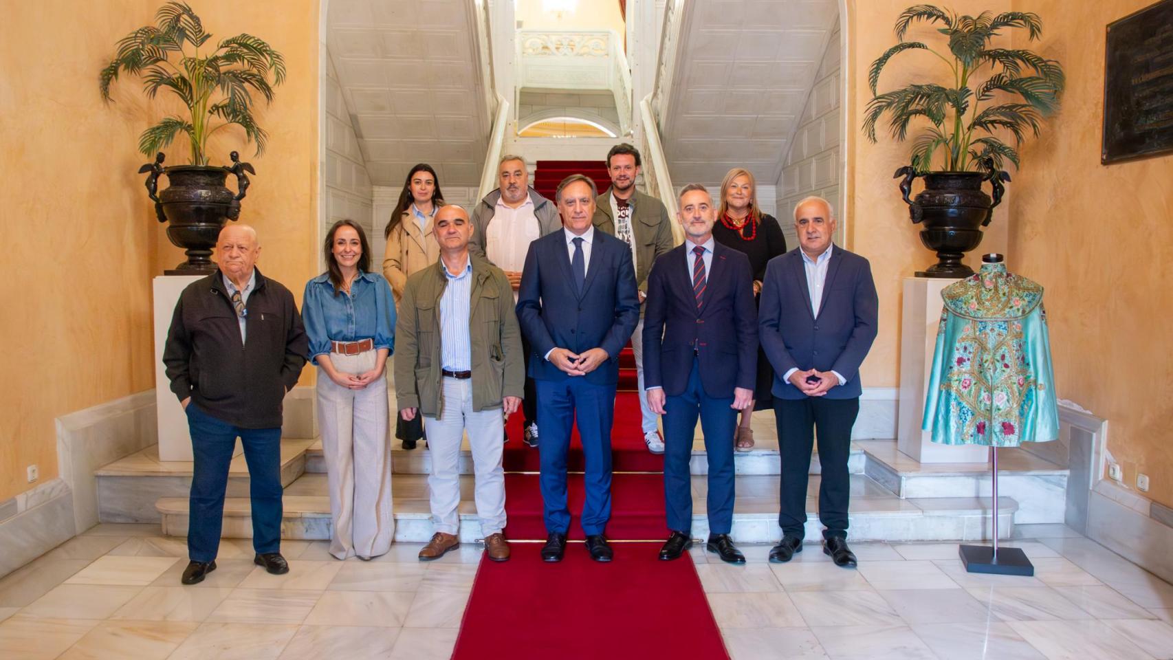 Imagen del jurado del premio taurino de Salamanca bajo la presidencia de Carlos García Carbayo
