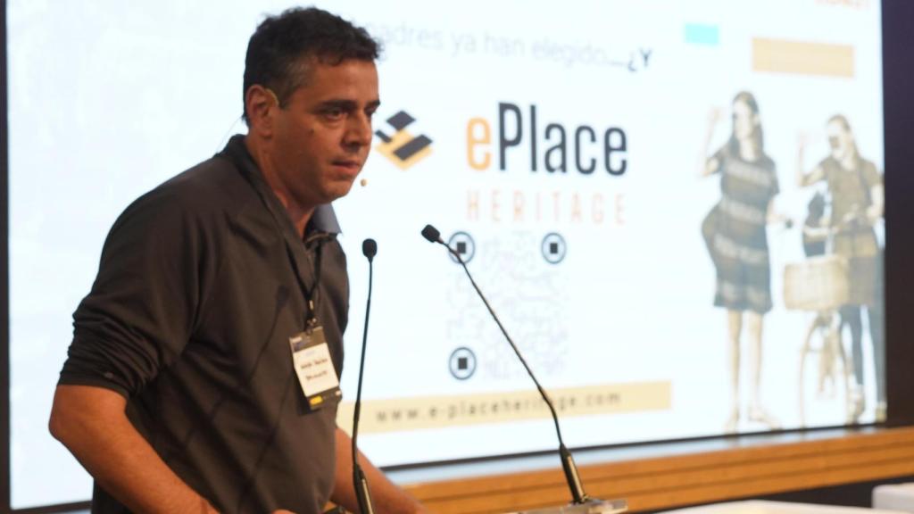 Adolfo Ibáñez durante la presentación del proyecto Baukunst. Foto: Vicent Bosch