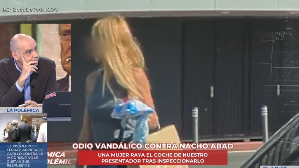 Una mujer raya el coche de Nacho Abad, presentador de 'En boca de todos'.