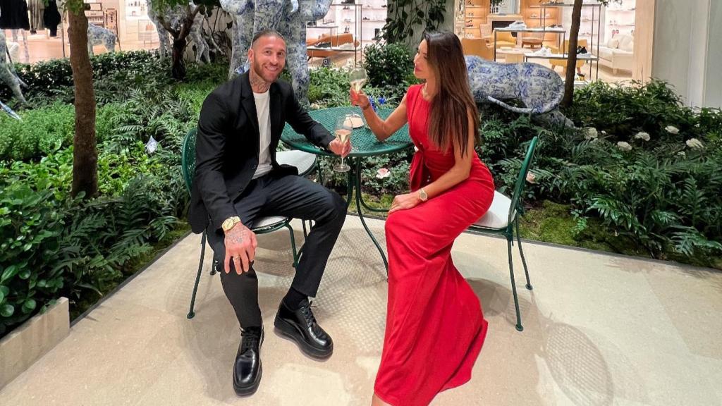 Sergio Ramos y Pilar Rubio durante una sesión de fotos.