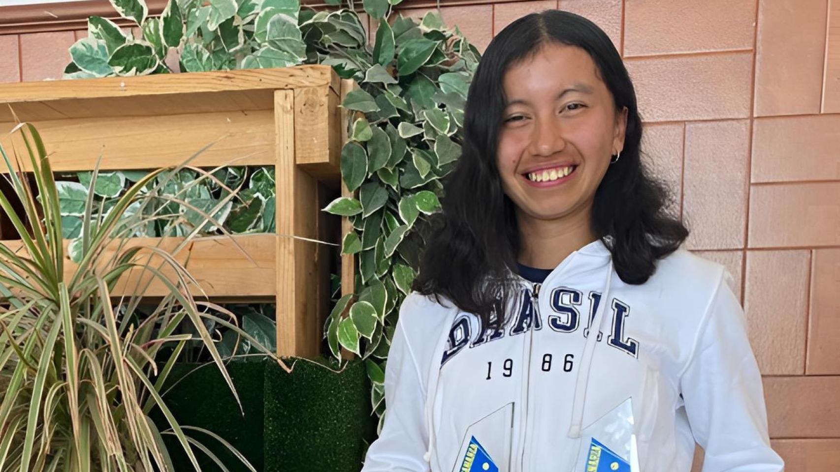 Isabel García en una foto para su colegio.