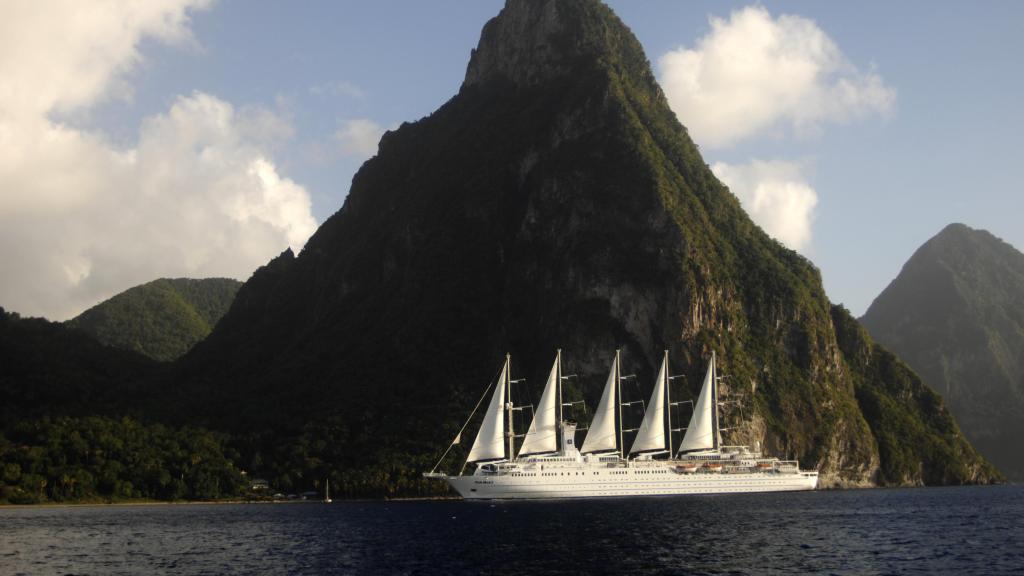 Velero Club Med 2. EE