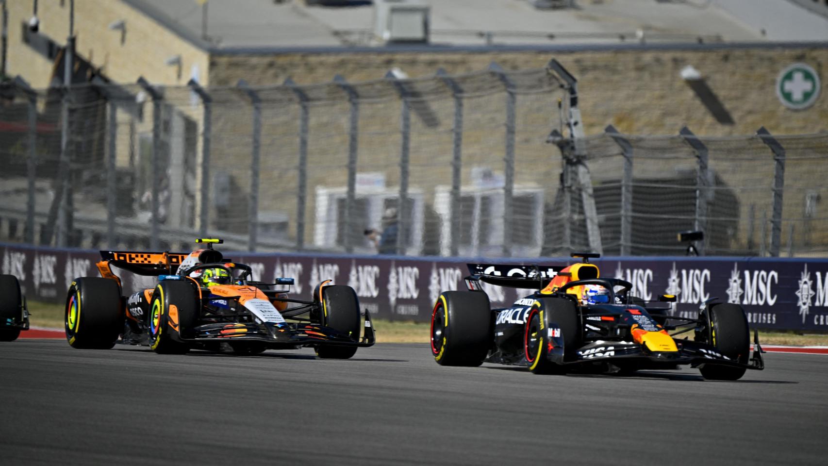 Max Verstappen, por delante de Norris durante el GP de Estados Unidos.