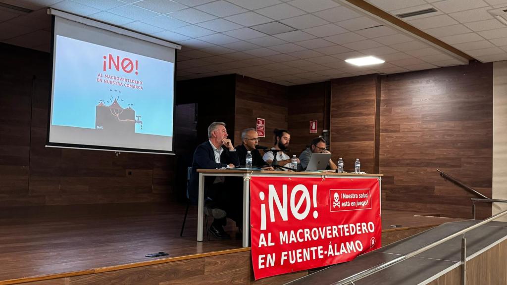 Reunión informativa en Fuente-Álamo.