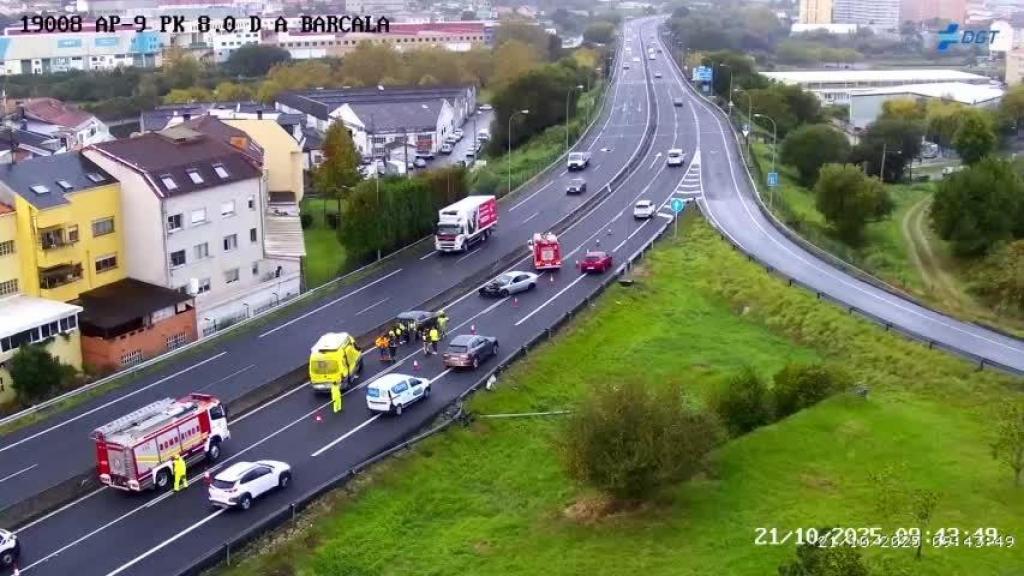 Accidente en la AP-9 a la altura de A Barcala esta mañana.