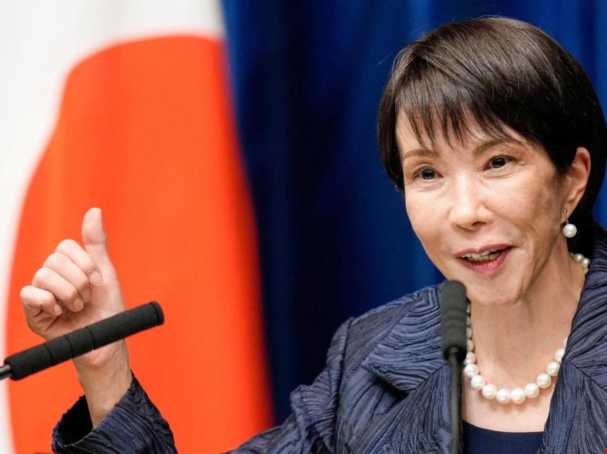 La primera ministra de Japón, en su primera rueda de prensa en el cargo.