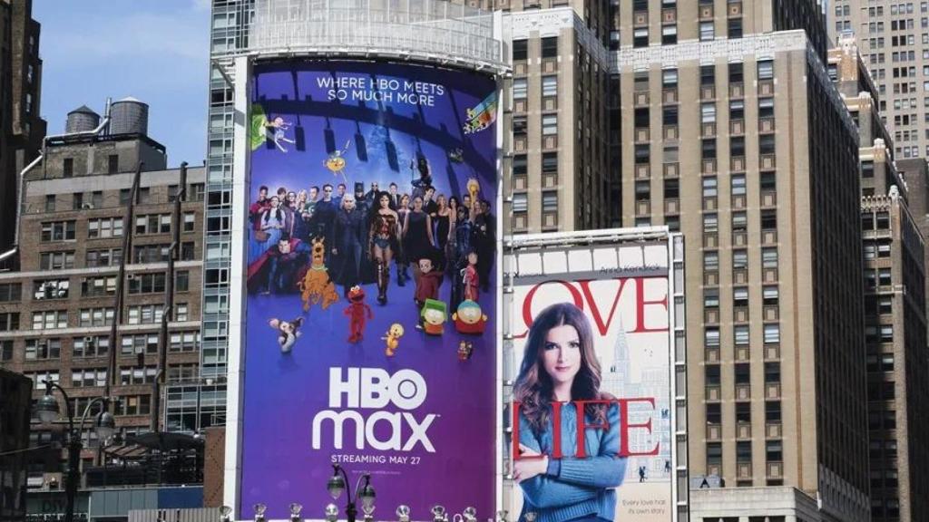 Vista de un anuncio de la plataforma de streaming HBO Max.