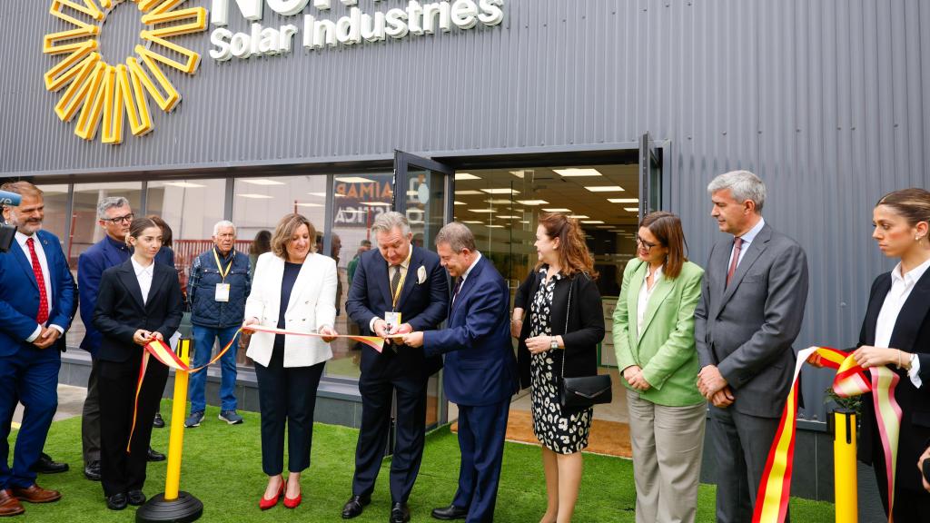 Inauguración de la fábrica de Nomad Solar Energy en Villarrubia de Santiago. Foto: Javier Longobardo.