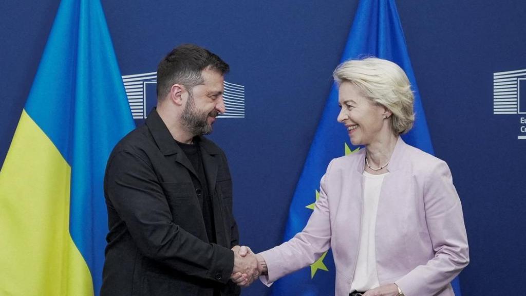 El presidente de Ucrania, Volodímir Zelenski, y la presidenta de la Comisión Europea, Ursula Von der Leyen.