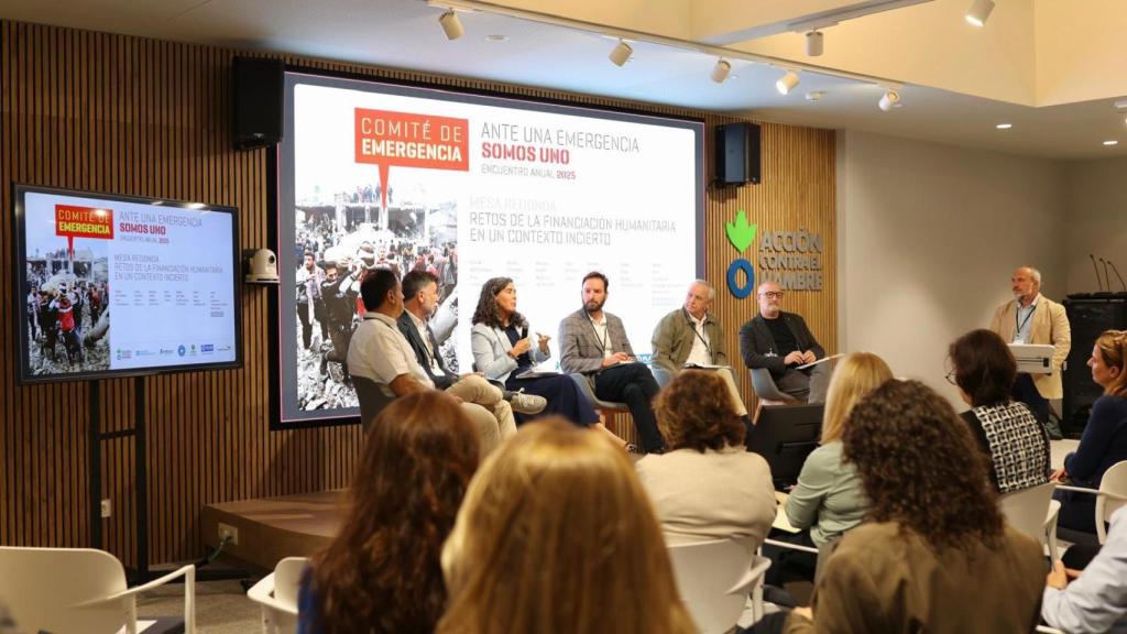 Mesa redonda sobre la financiación humanitaria en un contexto incierto.