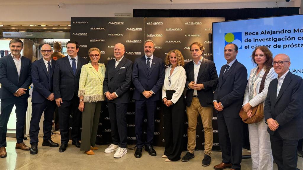 Acto de aniversario Alejandro Moda.