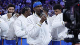 Shai Gilgeous-Alexander, al micrófono con el anillo de campeón de la NBA ya en su mano