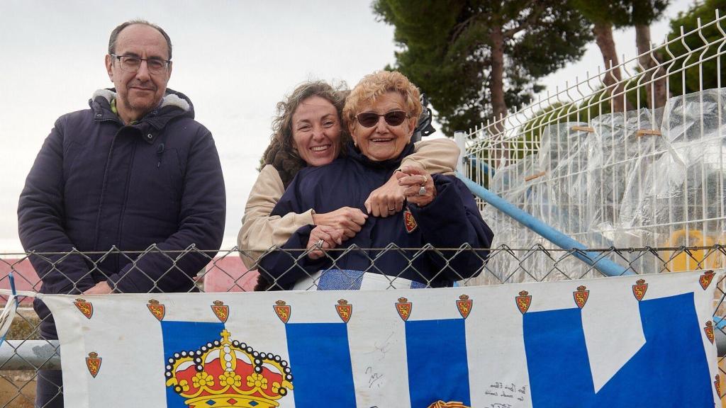 Elena Cuesta con su familia en la Ciudad Deportiva.