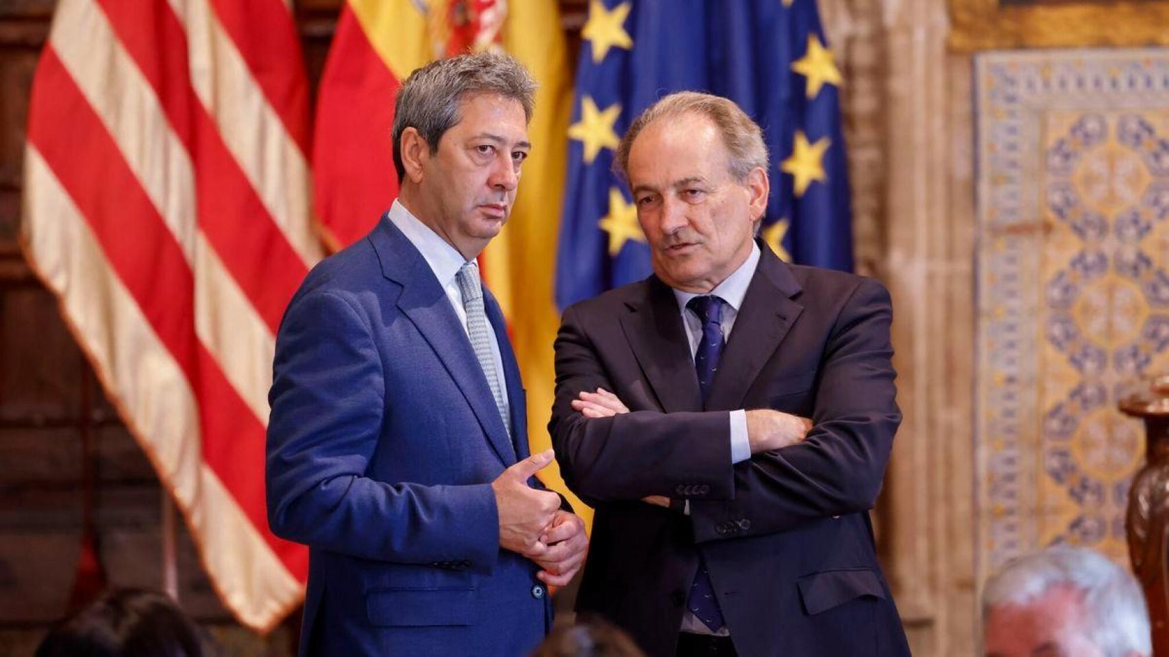 Los exconsellers Vicente Barrera y José Luis Aguirre. Ana Escobar / EFE