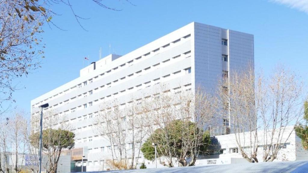 La fachada del Hospital Nuestra Señora de Sonsoles de Ávila donde fue trasladada la madre del agente.