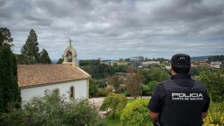 Imagen de un policía adscrito a la Xunta.